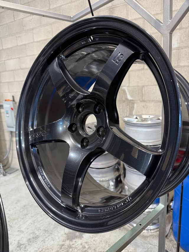 Deep-dish five-spoke wheel powder coated in gloss black